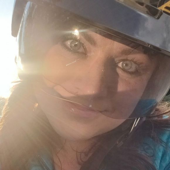 Meet your Posher, Tari - Picture 1 of 1